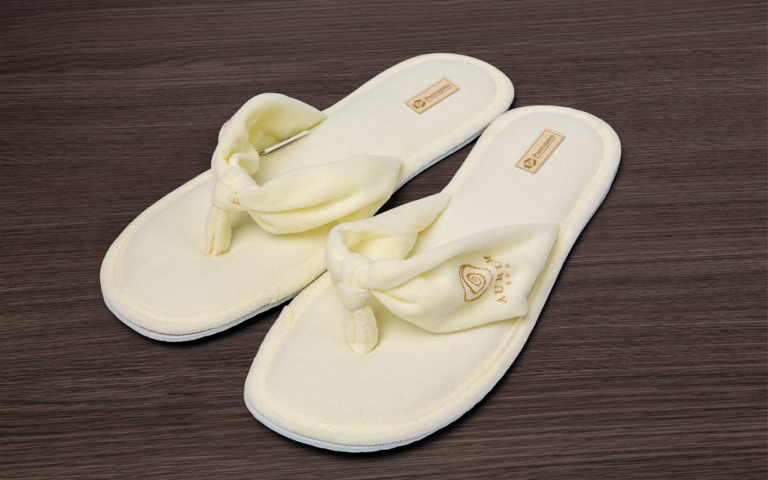 Sandalia de microfibra tipo hotel para spa y piscina | Línea Clásica